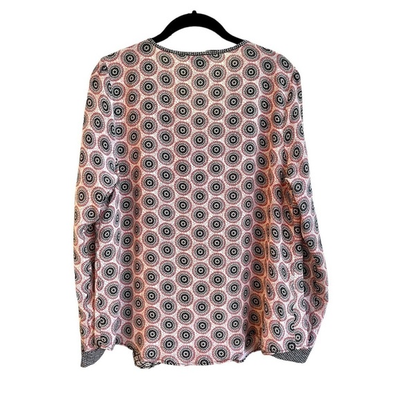 TOLANI, WOMENS 100% SILK BLOUSE. SOFT & LIGHT TO THE TOUCH. SIZE L - Picture 2 of 6